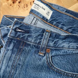 Abercrombie denim the loose high rise size 29 medium wash Zipper fly zipper fly